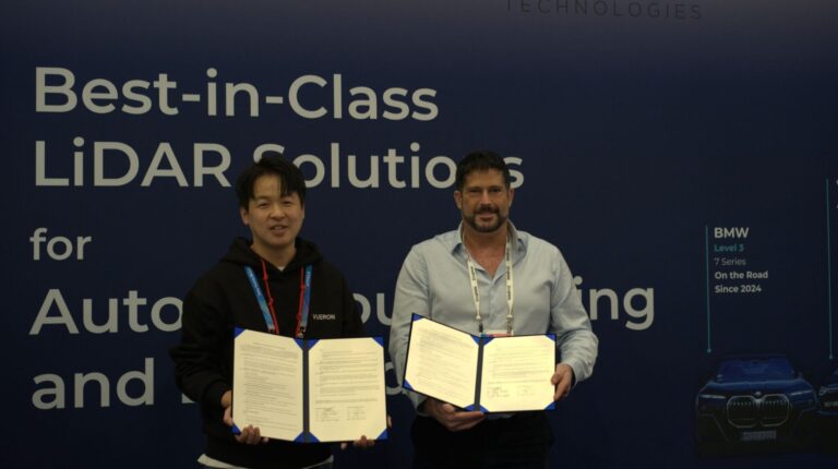 Innoviz and Vueron create AI-powered toolset for automated lidar data annotation and training Omer Keilaf, CEO and co-founder of Innoviz (right) and Noah Jang, SVP of global business at Vueron (left), holding the signed collaboration agreement.